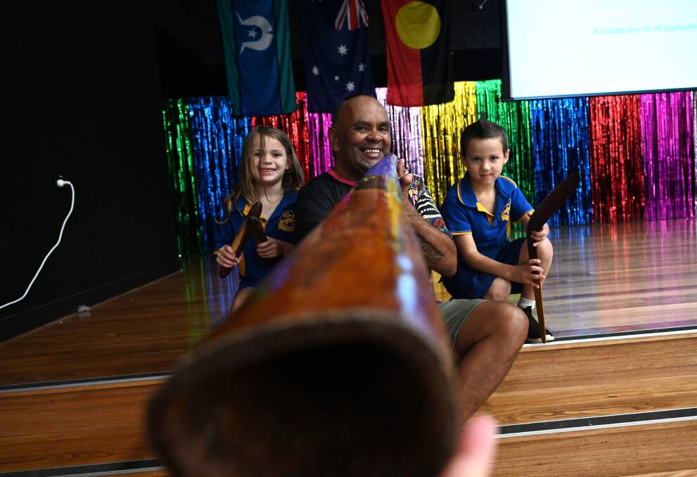 Richard Clarke delivers Bridging Cultures program, which promotes disability inclusion with Indigenous wisdom at Lismore Public School 
